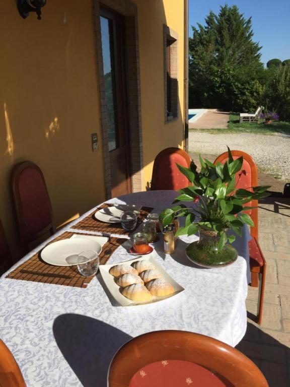 Il Casale Di Lavinia Bed and Breakfast Fabro Eksteriør billede